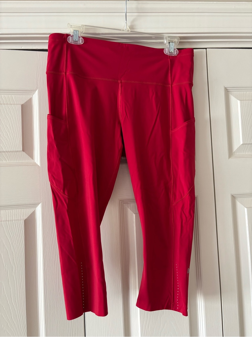 lululemon athletica fast & free crop Bright Red Capri Leggings with Side Pockets